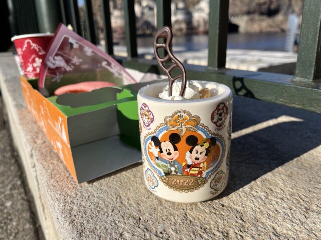 Tds トラのしっぽが可愛い お正月ディズニー キャラメル ほうじ茶ムース Minnilog